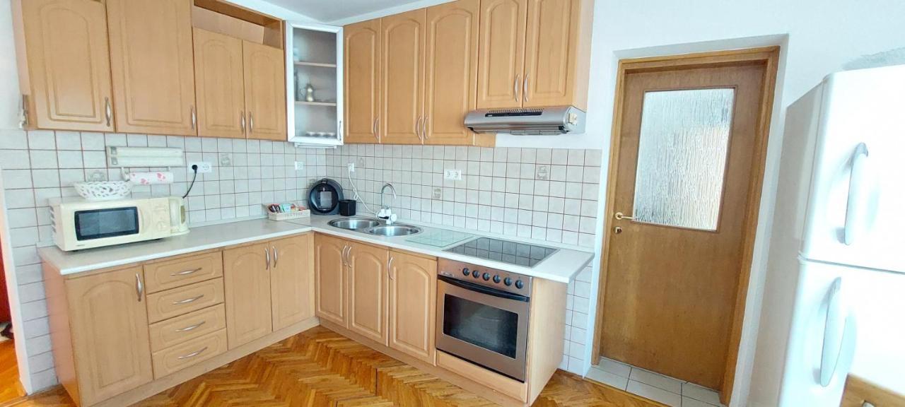 Mb Deluxe Apartment Visoko Buitenkant foto