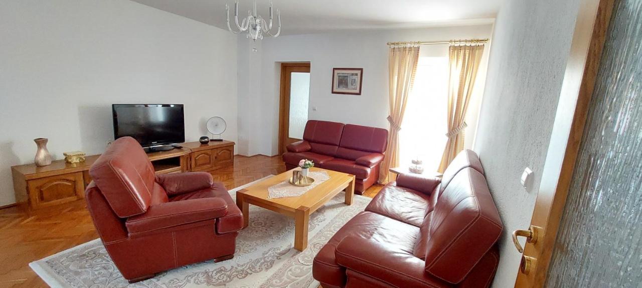 Mb Deluxe Apartment Visoko Buitenkant foto