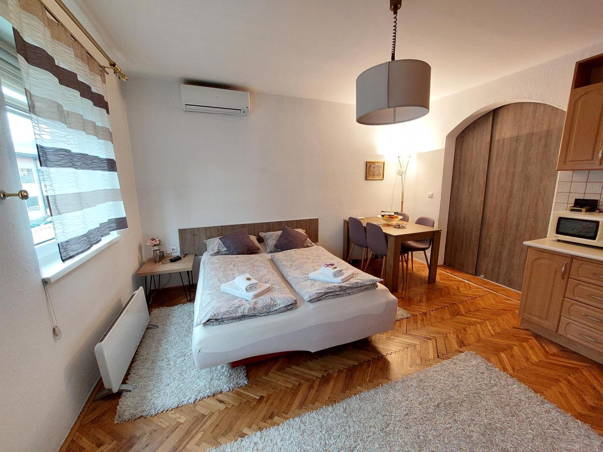 Mb Deluxe Apartment Visoko Buitenkant foto